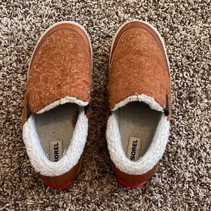 Sore size 9 slipper